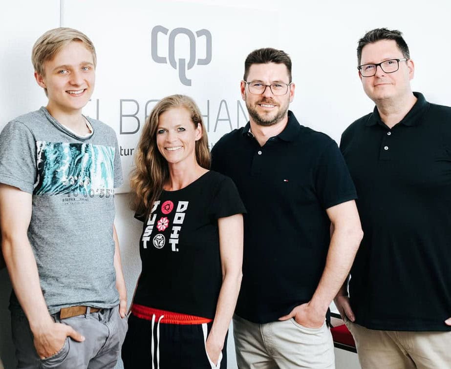 elbephant-team_5 Zwei Elefanten auf dem Weg in die Wildnis